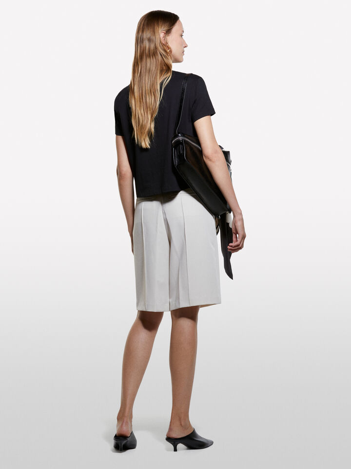 Μπλούζα boxy fit μαύρη - μπλουζάκια κοντομάνικα γυναικεία - Μαυρο | Sisley image number 2